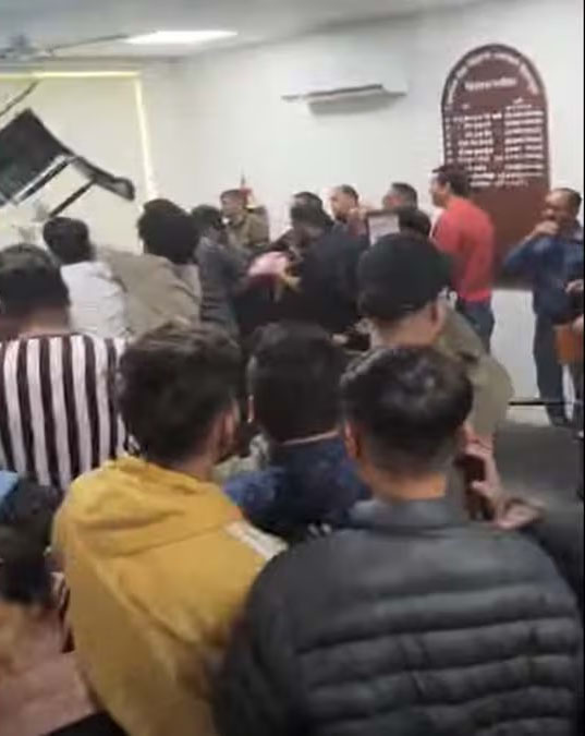 ڈائریکٹر ایلیمنٹری ایجوکیشن پر جان لیوا حملہ، ڈائریکٹوریٹ آف ایجوکیشن میں ہنگامہ آرائی